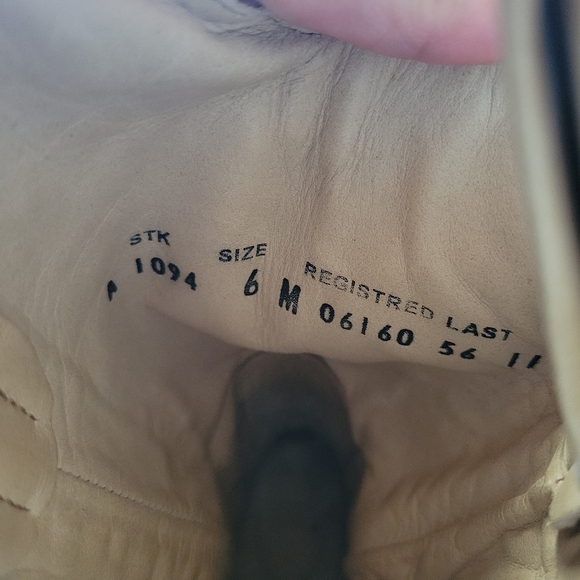 Corral Boots With Cream Embroidered Design - Picture 8 of 9